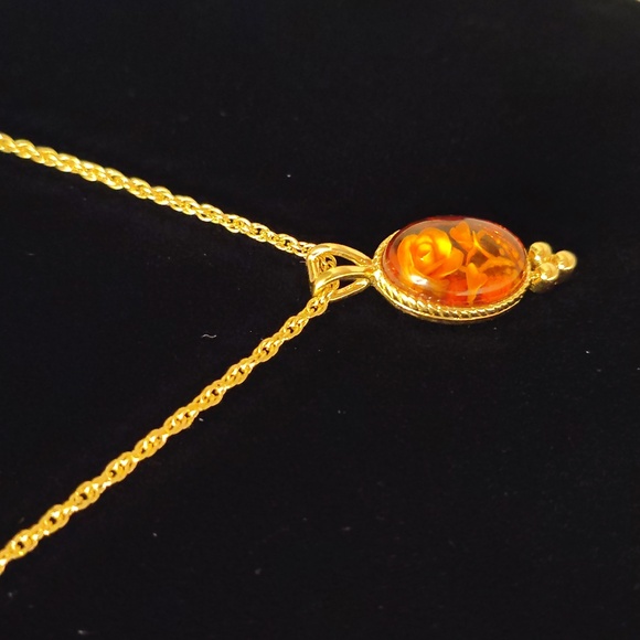 Amber Colored Flower Pendant Necklace - Picture 3 of 5